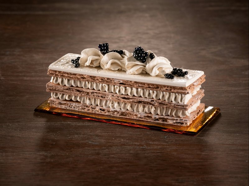 Millefeuille, 2018, Ceramic and glass, Courtesy of the artist,  All photos are credit of Eric Tadsen